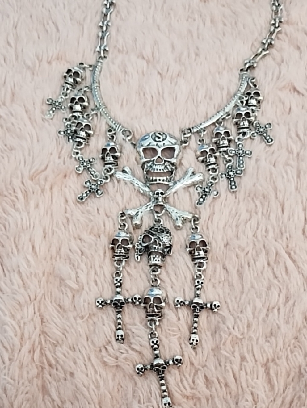 Silver Skull & Cross Pendant Necklace - Women's Silver Gothic Jewelry
